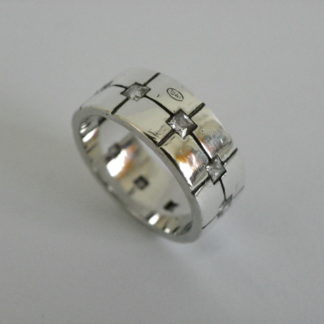 bague anneau en argent massif 925 serti de 10 oxydes de zirconium taille princesse avec le poinçon Stiil marqué