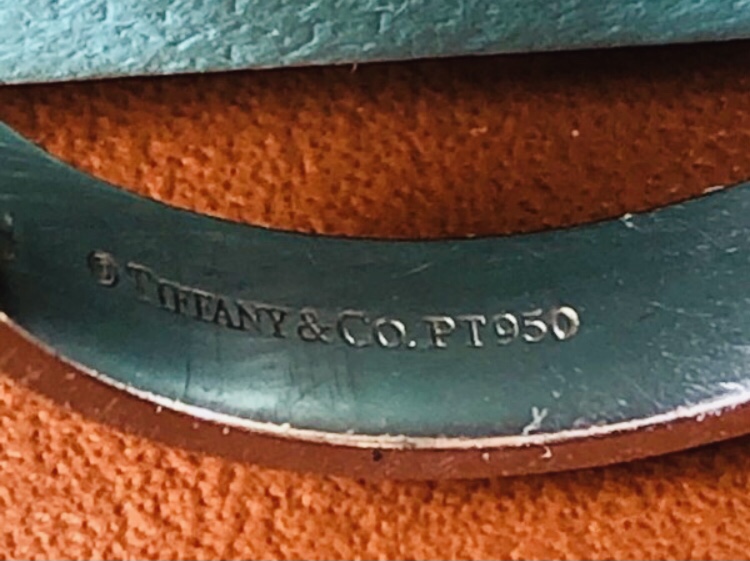 Poinçon de platine 950 dans une bague Tiffany & CO