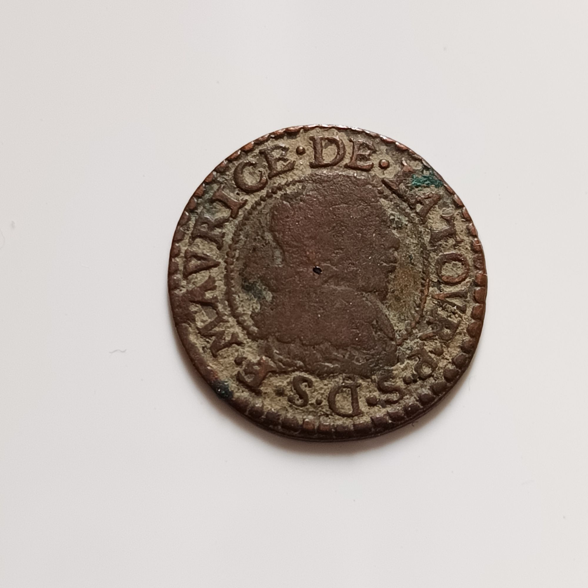 Double tournois Maurice Delatour 1632 Une pièce de monnaie en cuivre de type Double Tournois datant de 1632, à l'effigie de Frédéric-Maurice de La Tour d'Auvergne, est estimée entre 23 et 70 dollars, selon son état de conservation.